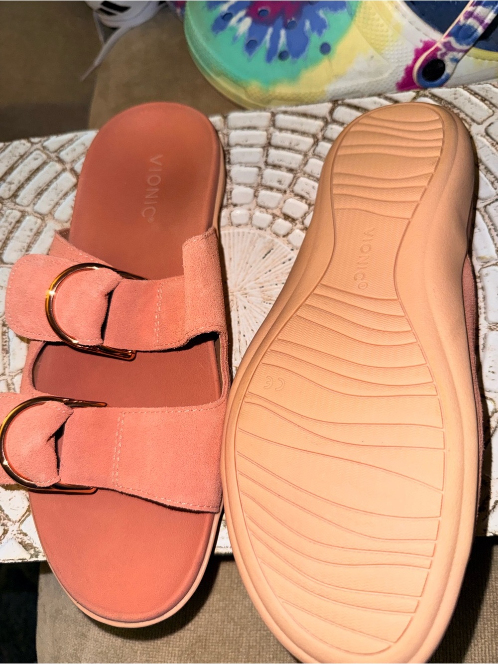 Women’s 8.5 Vionic Coral Pink Suede Double-Buckle Slide Sandals - Picture 2 of 3